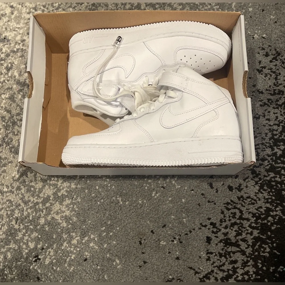 NIKE AIR FORCE HIGH TOPS - Picture 1 of 1